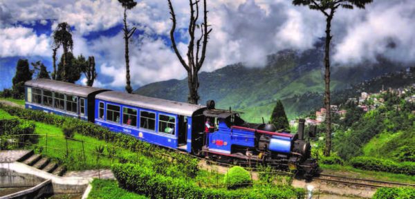 top 10 honeymoon places in india - Darjeeling