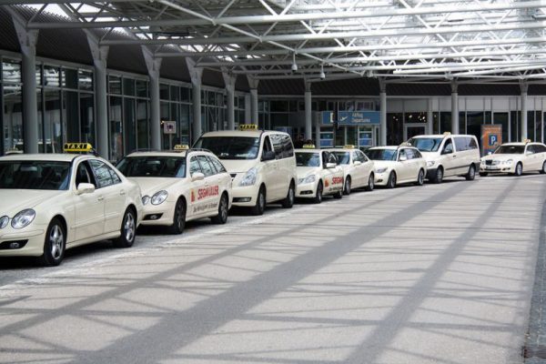 hire a car on rent for airport