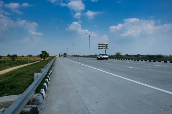 Delhi Mumbai Expressway Road